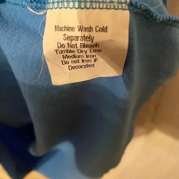 Southern Tide pocket tshirt - Picture 4 of 5